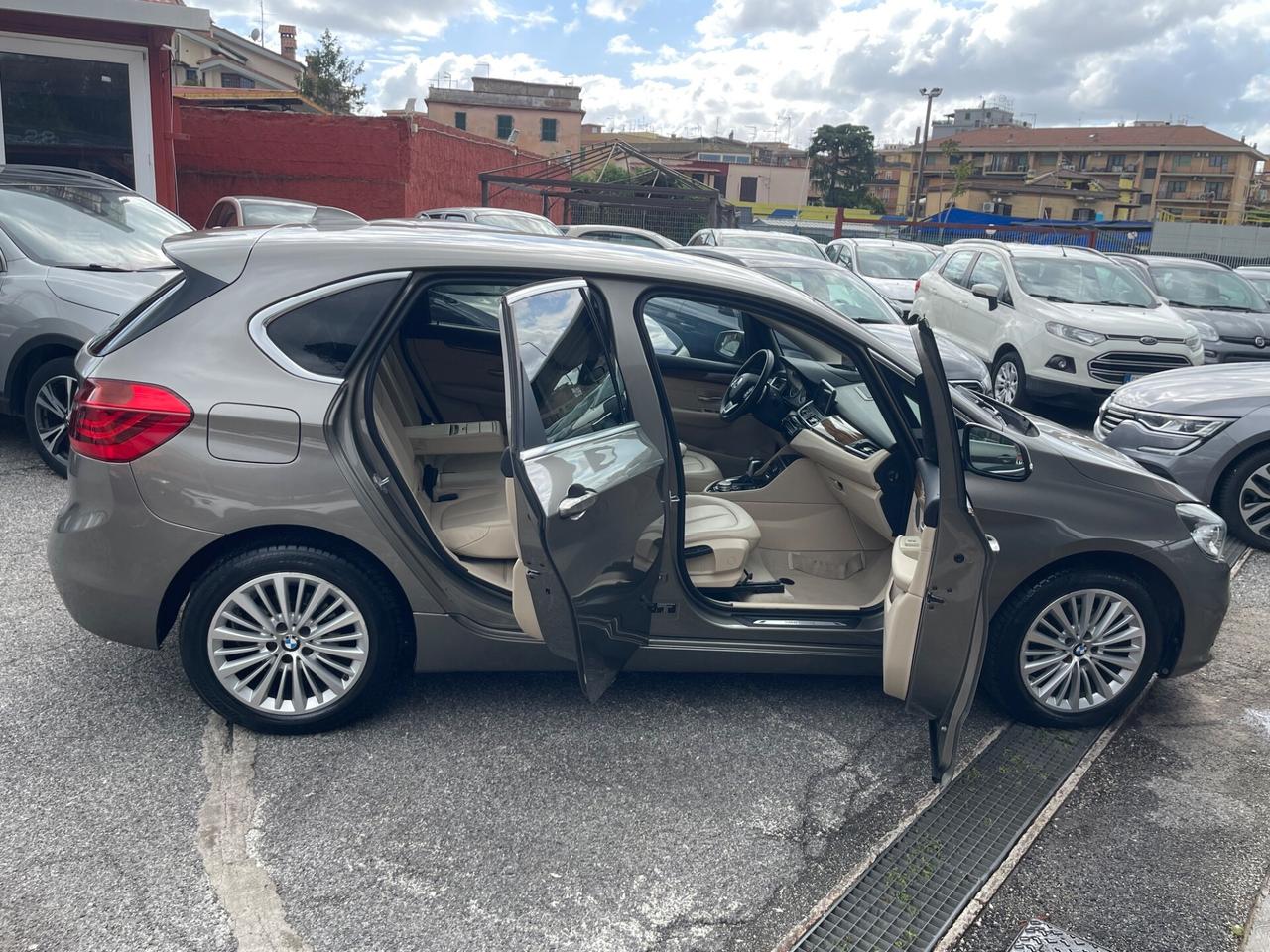 218d Active Tourer Luxury-STRAFULL -UNIPRO-RATE