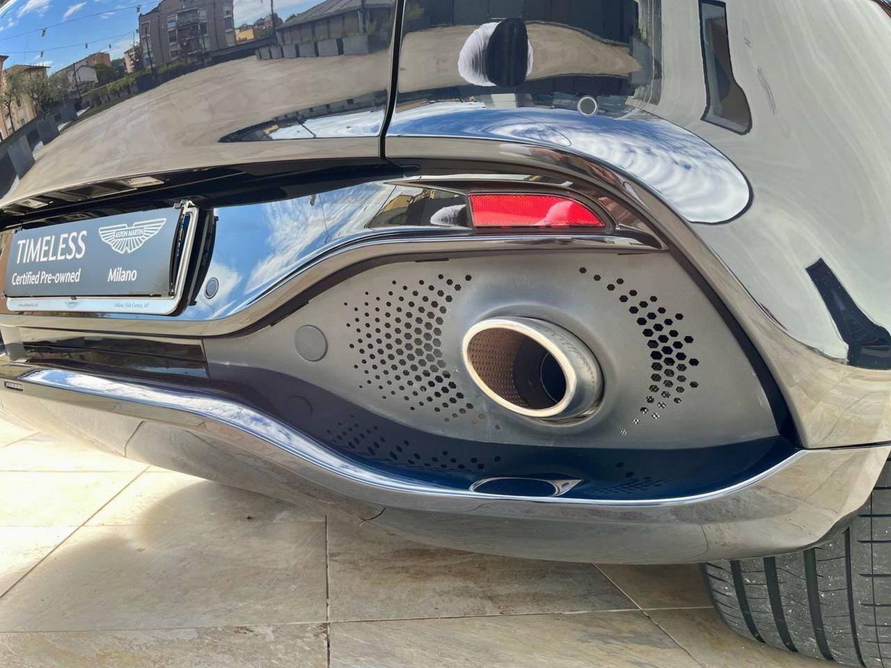 ASTON MARTIN DBX 4.0 auto
