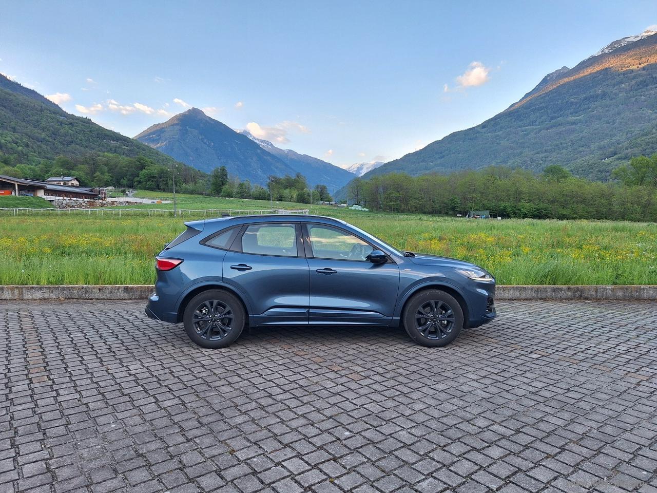 FORD Kuga 2.5 Full Hybrid 190 CVT AWD ST-Line 4X4