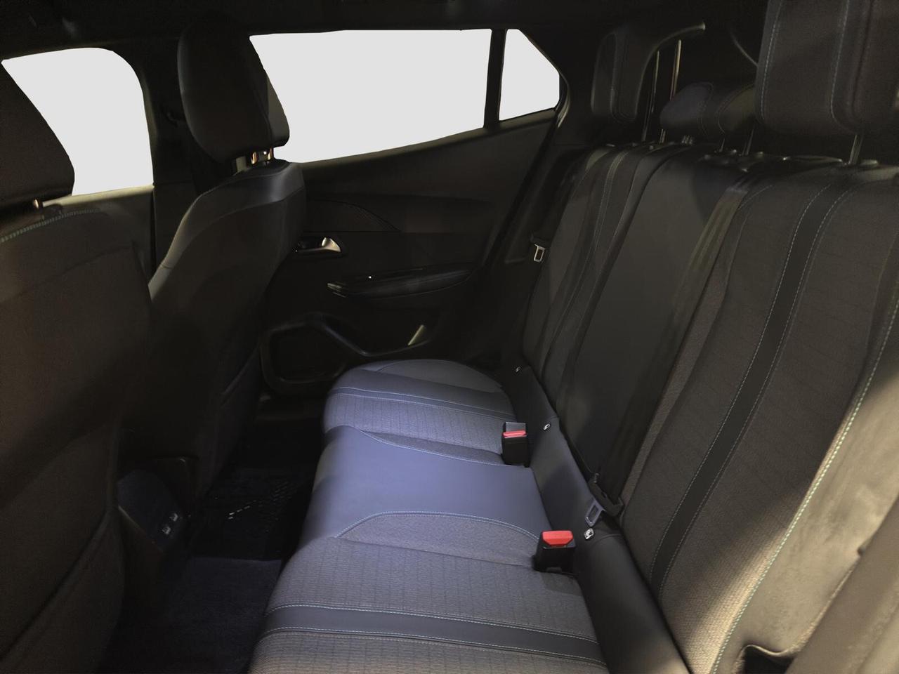 Peugeot 2008 1.5 bluehdi 130cv Allure Pack automatica 2023