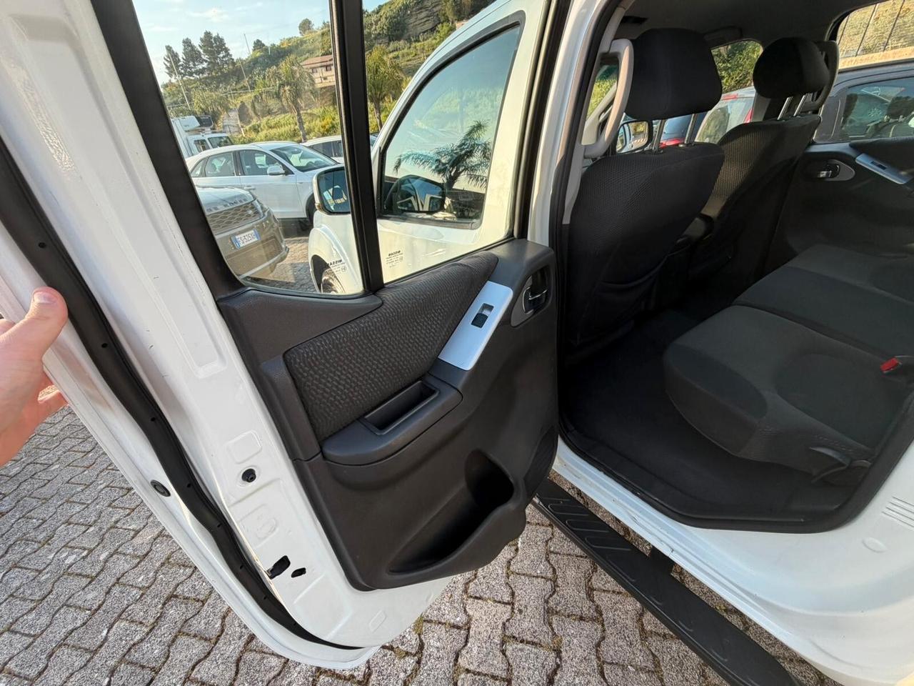 Nissan Navara 2.5 dCi 190CV 4 porte Double Cab LE