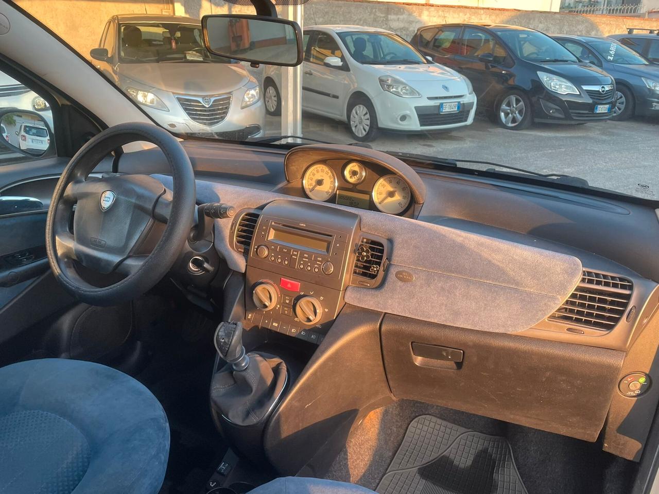 Lancia Ypsilon 1.2 16V Argento GPL