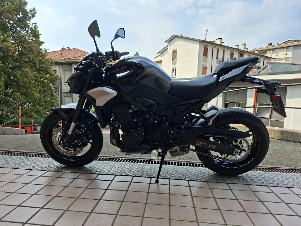 Kawasaki 900 Z My 25