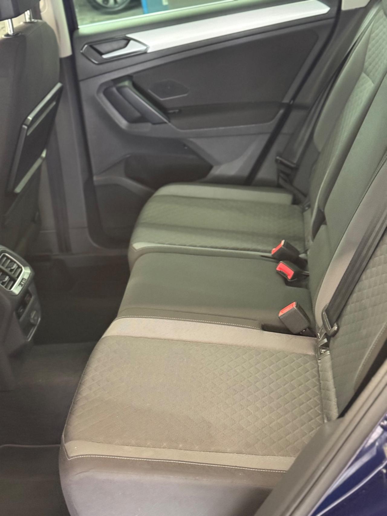 Volkswagen Tiguan 2.0 TDI SCR DSG 4MOTION Business BMT