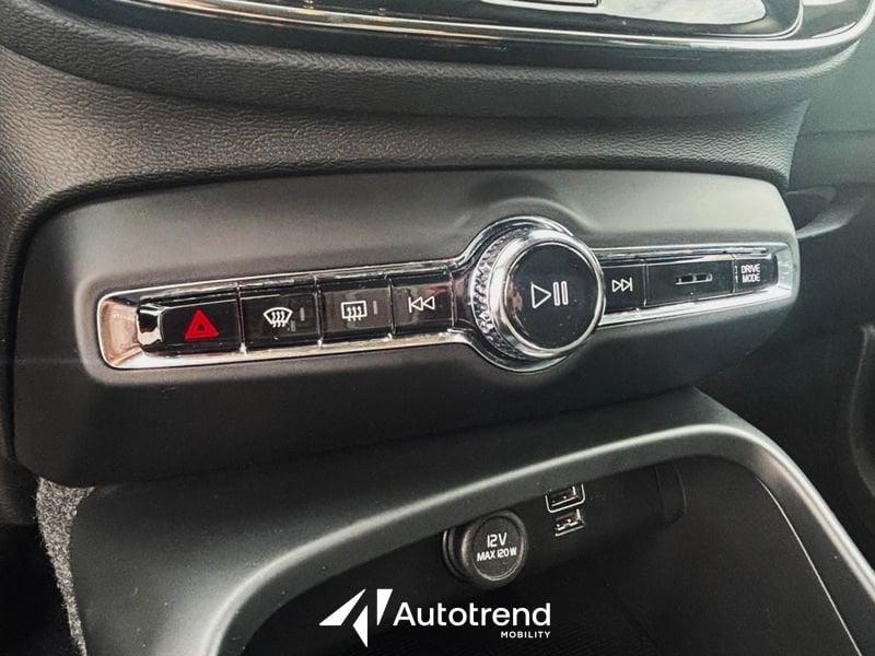 Volvo XC40 T2 129 CV Automatica NAVI LED Momentum Pro N1 Autocarro