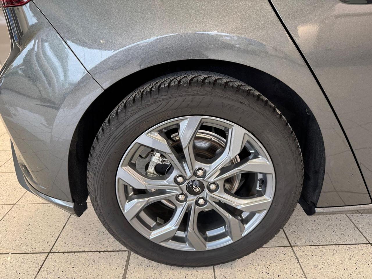 FORD Focus 1.0 125 CV Hybrid ST-Line GOMME M+S