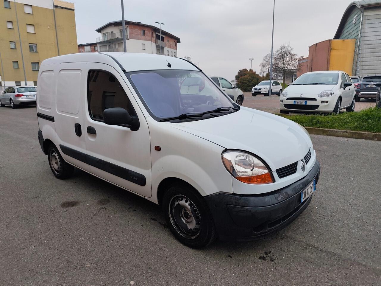 Renault Kangoo 1.5 dCi 65CV neopatentati