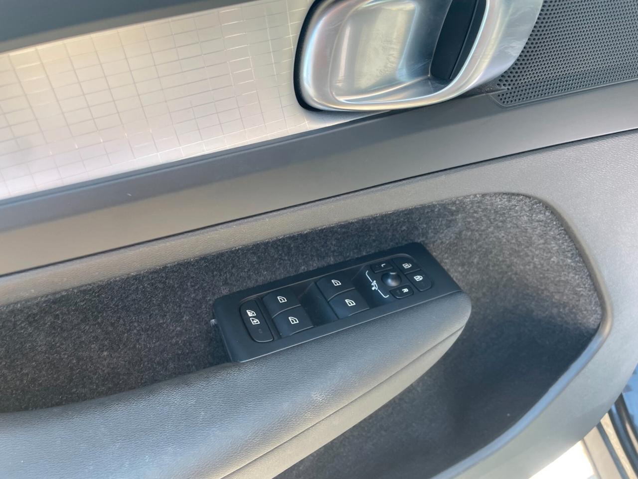 Volvo XC40 T4 Recharge Plug-in Hybrid aut Core PREZZO REALE