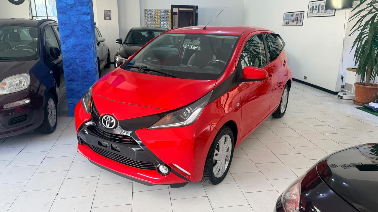Toyota Aygo 1.0 VVT-i 69 CV 5 porte x-play automatica