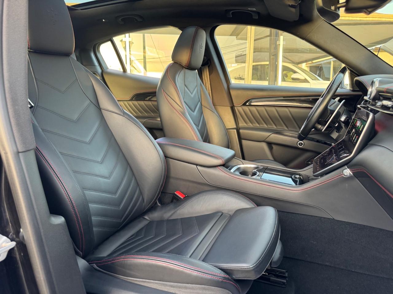 MASERATI GRECALE 2.0 MHEW 330 CV MODENA STRAFULL IVA TETTO