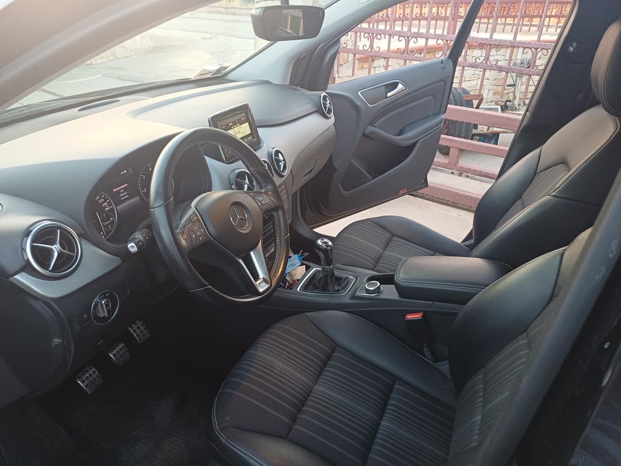 Mercedes-benz B 180 CDI BlueEFFICIENCY Premium