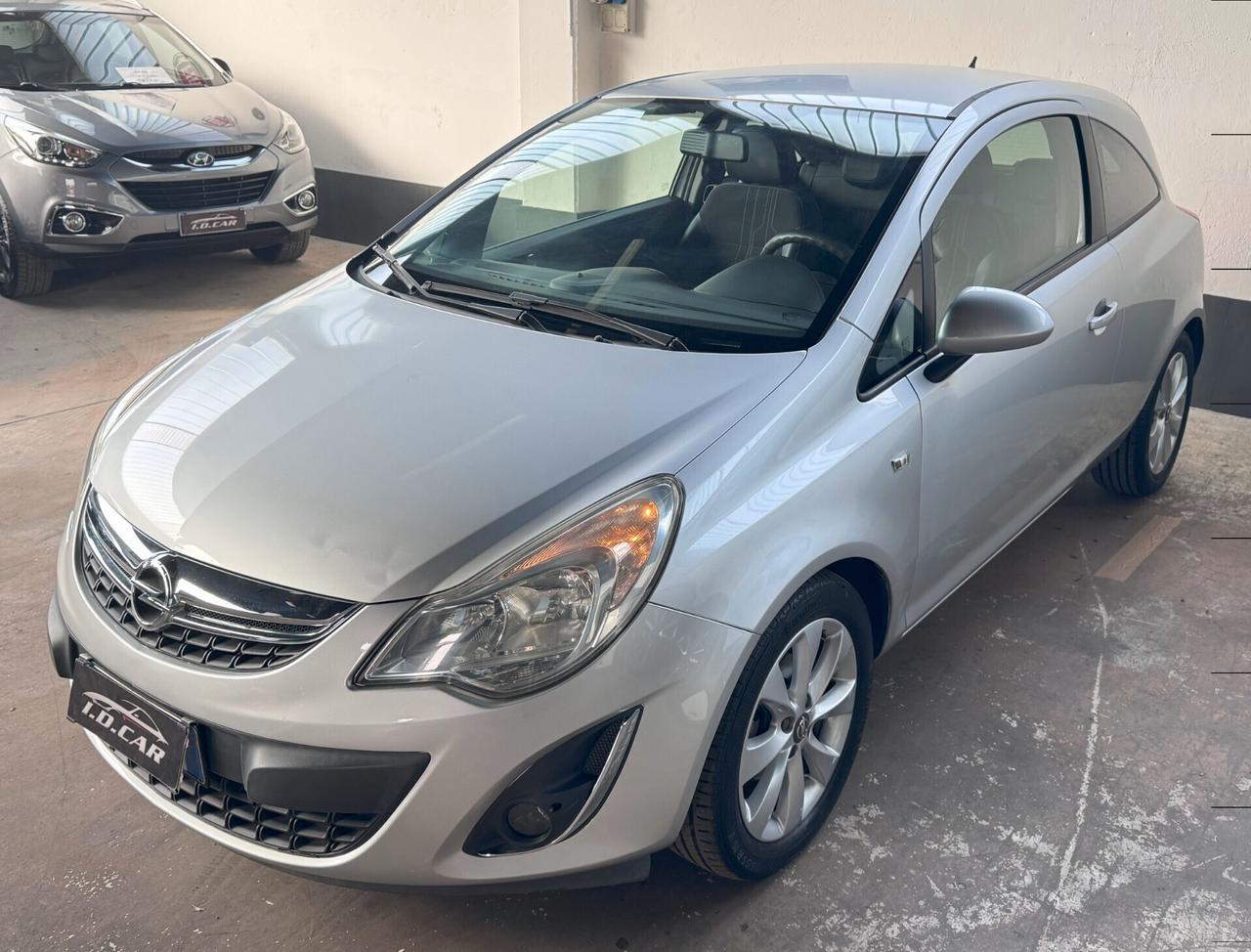 Opel Corsa 1.2 3 porte