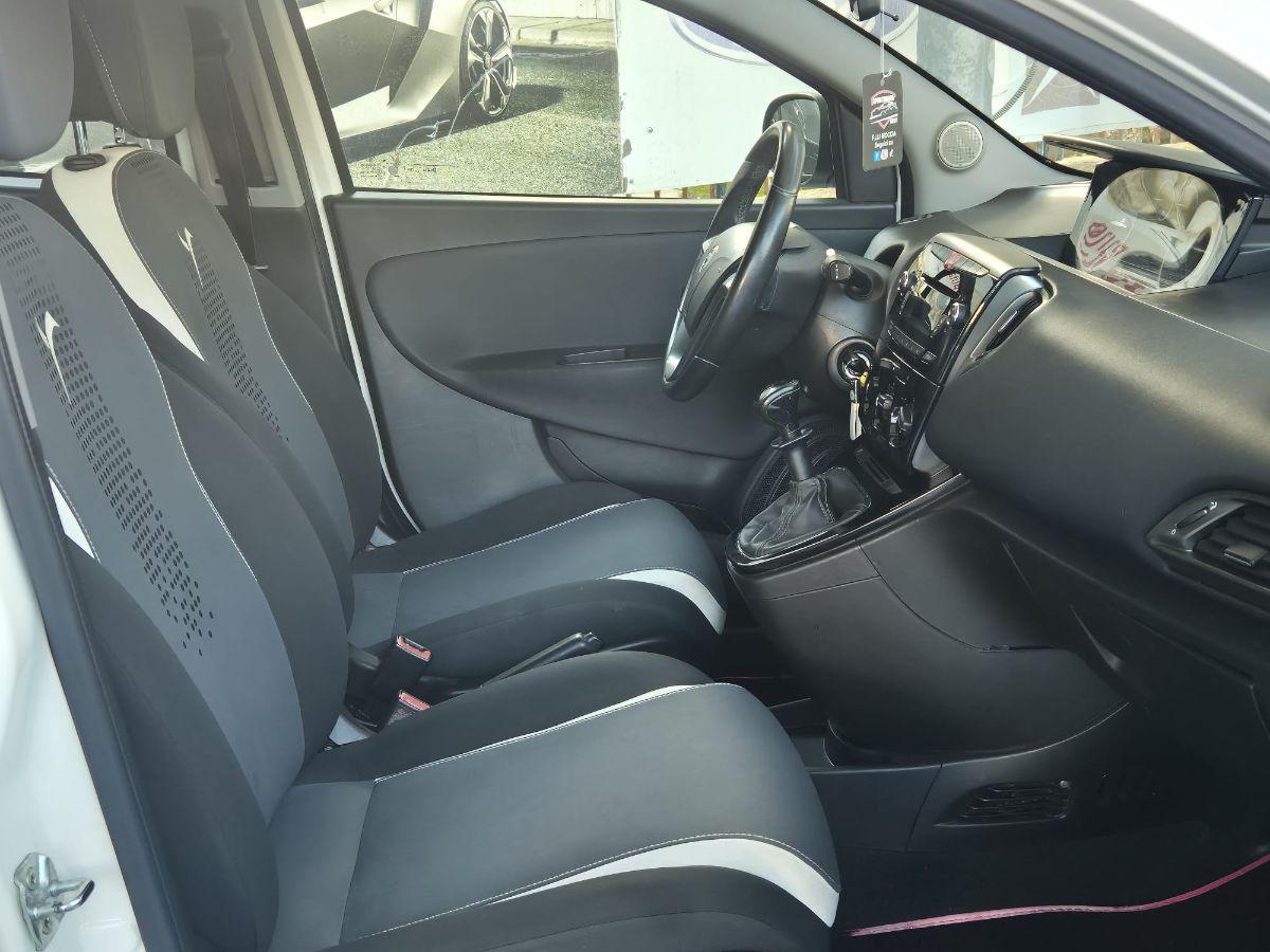 LANCIA - Ypsilon - 0.9 T.Air 85 CV 5 porte Metano Ecochic Gold