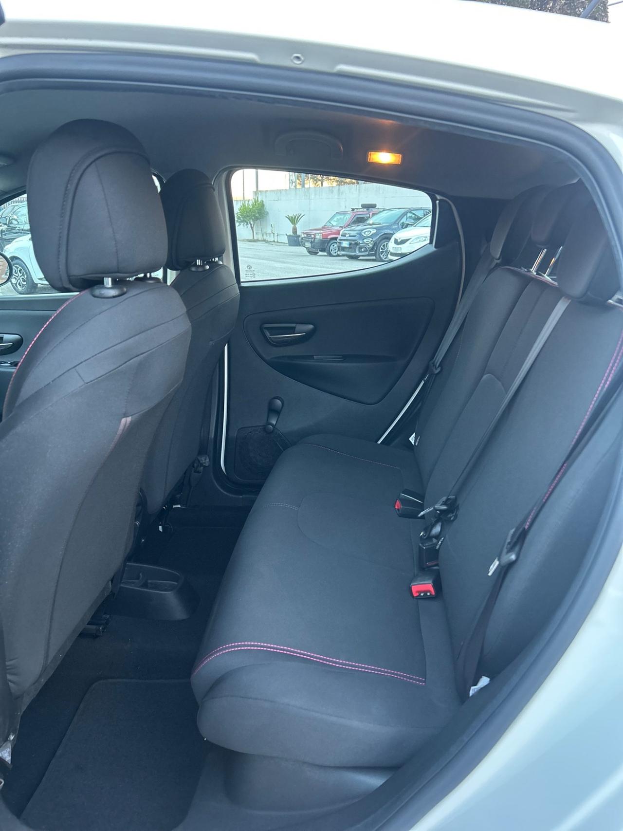 Lancia Ypsilon 1.2 69 CV 5 porte S&S Platinum