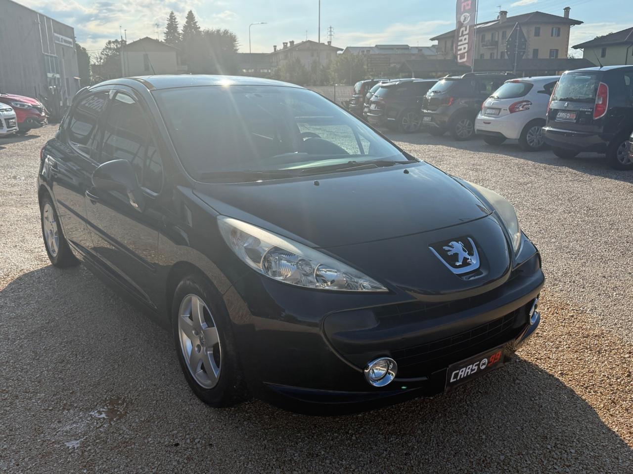 Peugeot 207 1.4 8V 75CV 5p. X Line