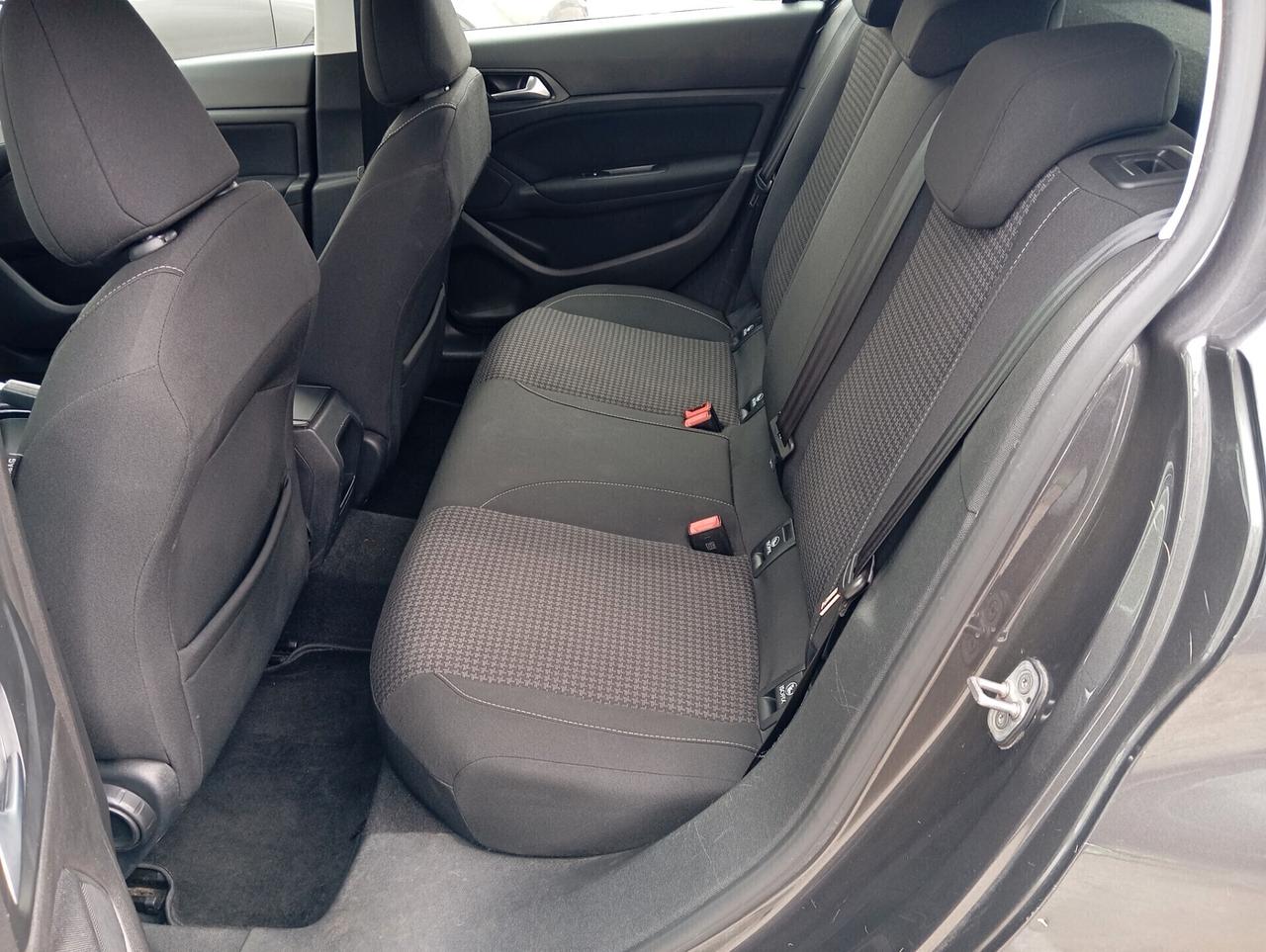 Peugeot 308 BlueHDI 130 CV STYLE NAVI SENSOSRI E 255