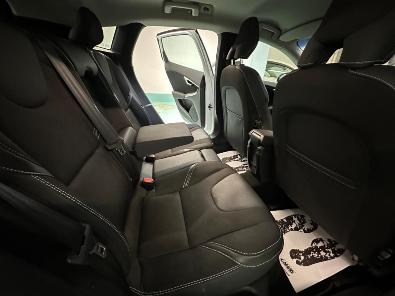 Volvo V40 D2 1.6 diesel (anche per neopatentati)