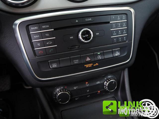 MERCEDES-BENZ GLA 200 d Automatic 4Matic Premium