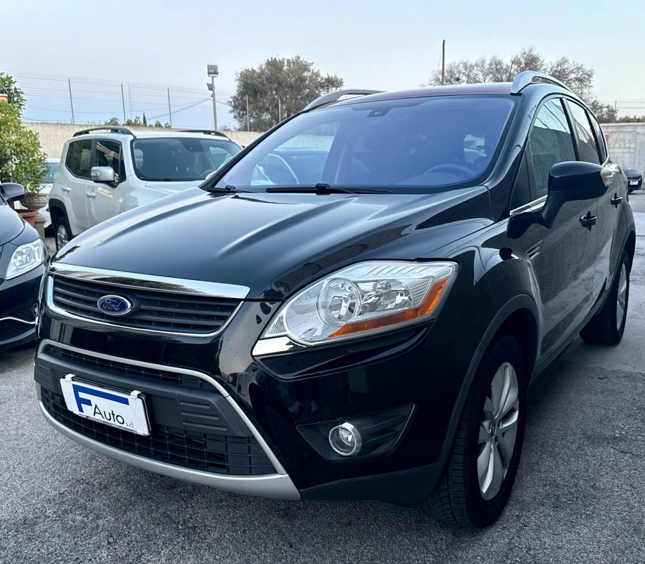 Ford Kuga 2.0 TDCi 136 CV 4WD Titanium,TETTO PANORAMICO,Pelle,Climatronic bizona,ecc.