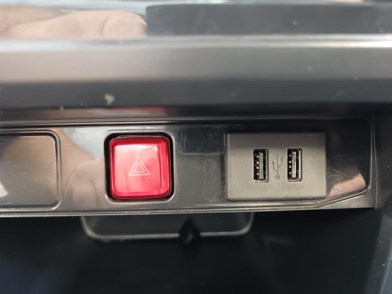 Ligier JS50 DCI CARPLAY RETROCAMERA