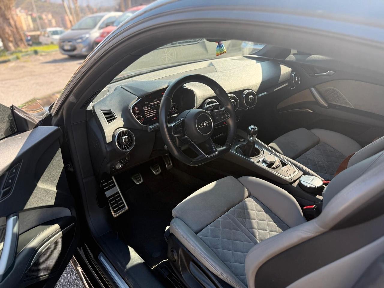 Audi TT Roadster 2.0 TFSI Design