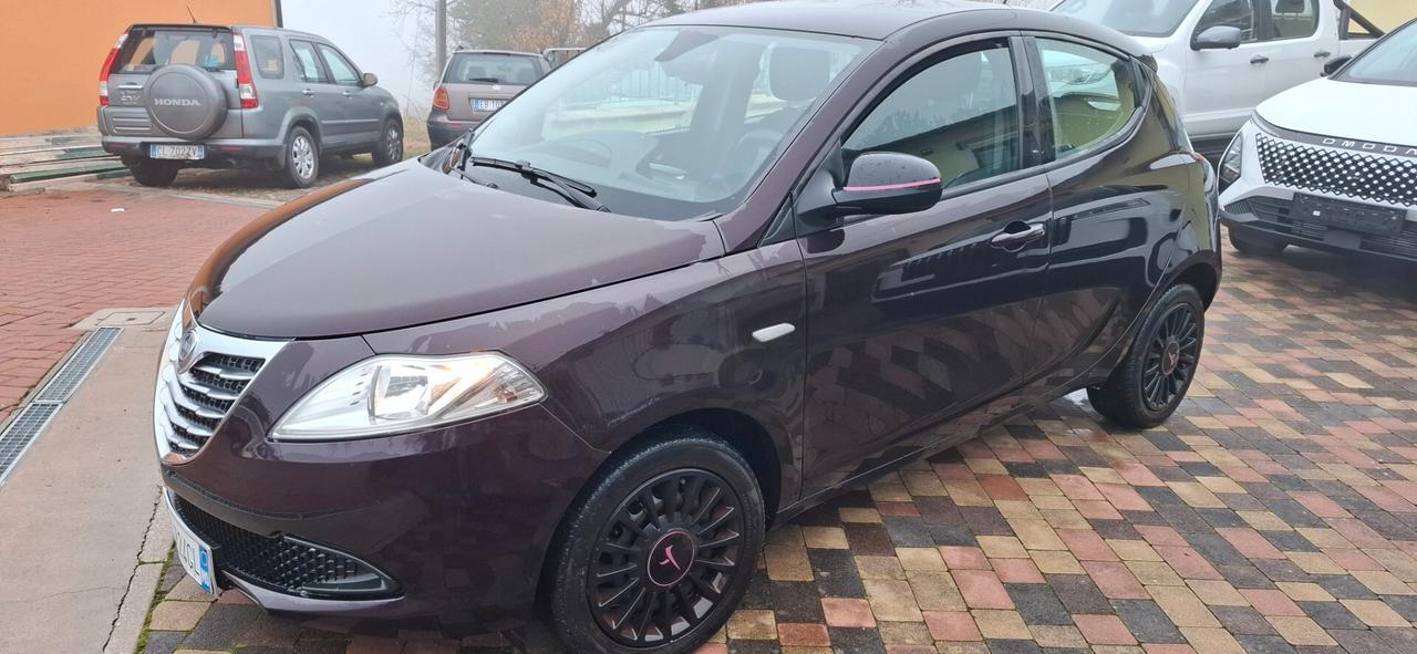 Lancia Ypsilon 1.2 69 CV 5 porte S&S Silver