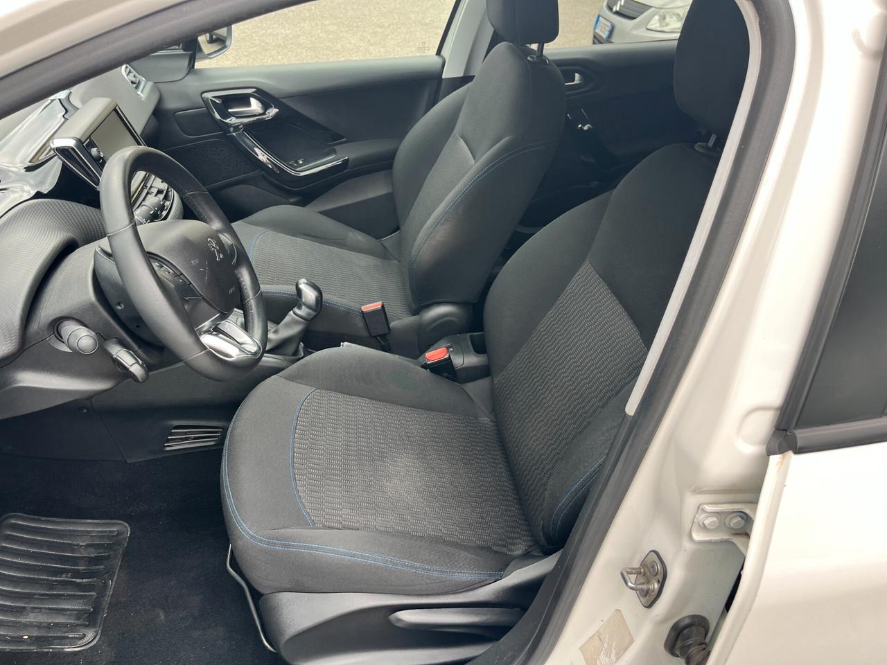 Peugeot 208 PureTech 82 Stop&Start 5 porte Signature
