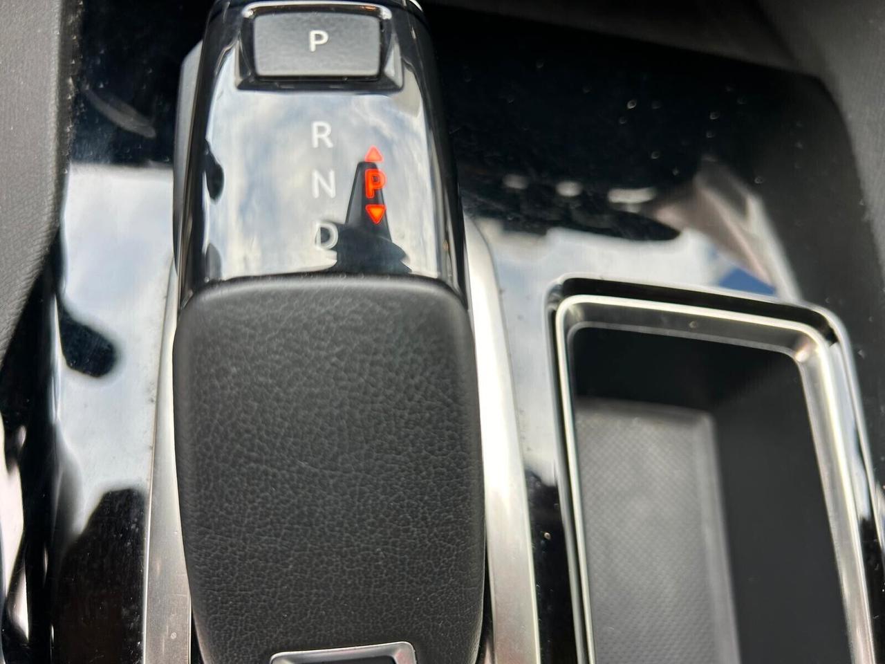 Peugeot 3008 BUSINESS BlueHDi 130 EAT8