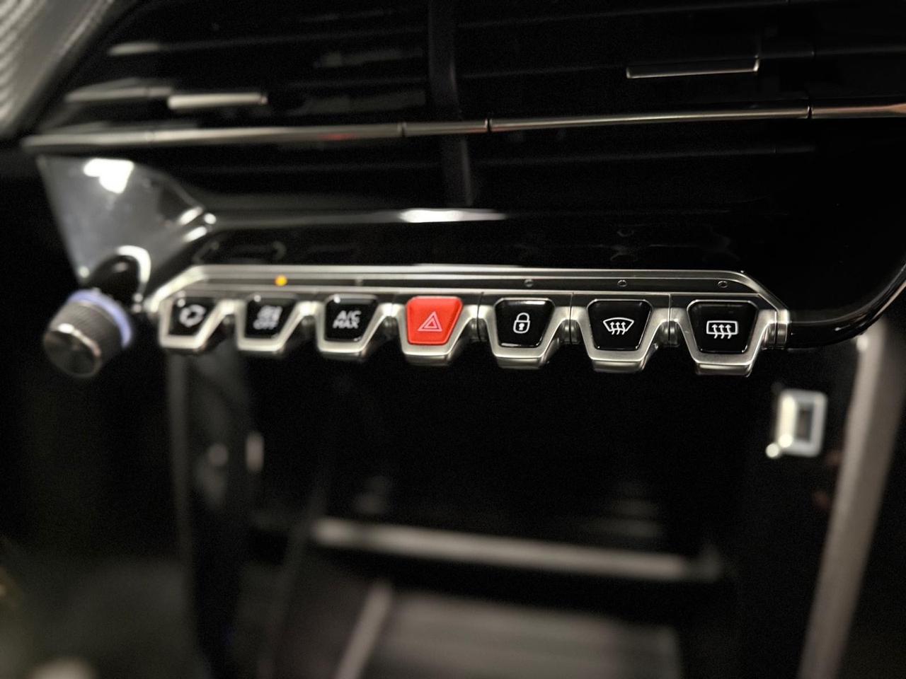 Peugeot 208 1.2 75CV 5 porte OK NEOPATENTATI