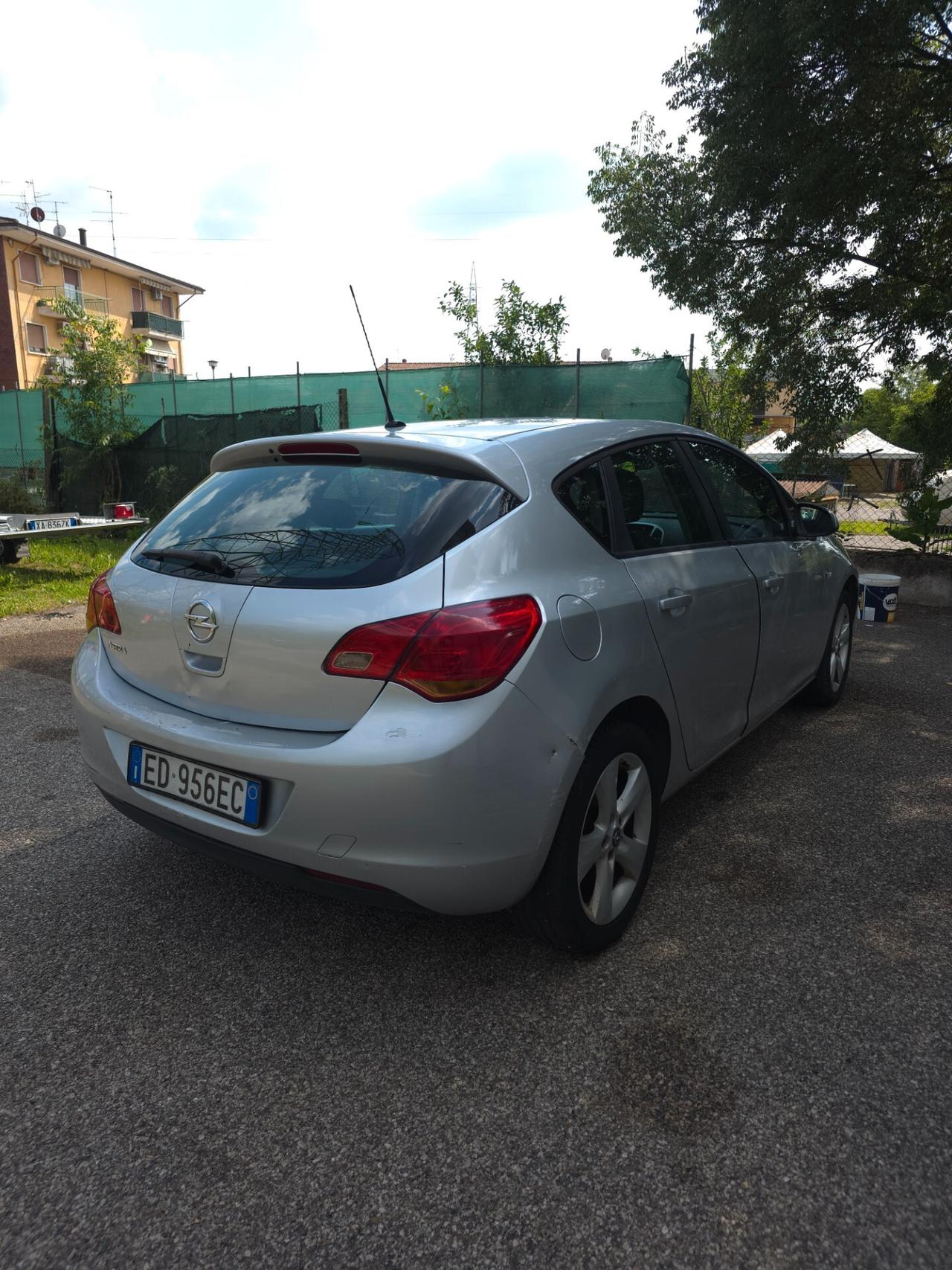 Opel Astra 1.4 16V GPL-TECH 5 porte Enjoy