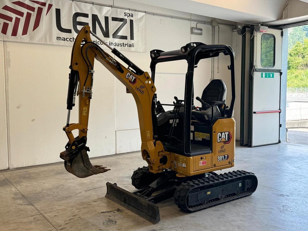 MINIESCAVATORE CATERPILLAR 301.7 CR