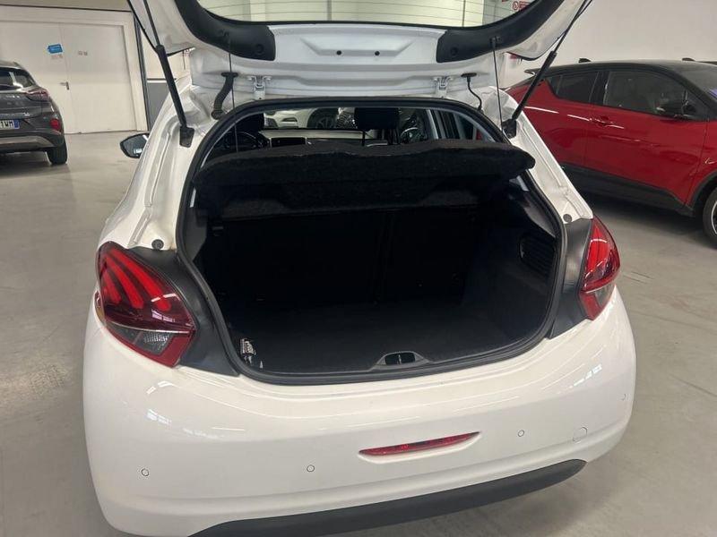 Peugeot 208 5P 1.2 PURETECH ALLURE S&S 82CV NEOPATENTATI