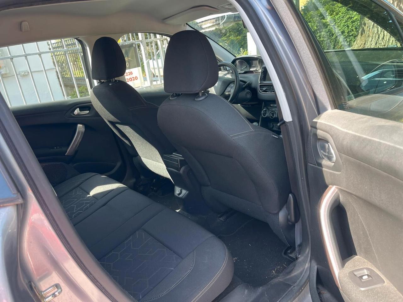 Peugeot 2008 1.6 e-HDi 92 CV Stop&Start Allure