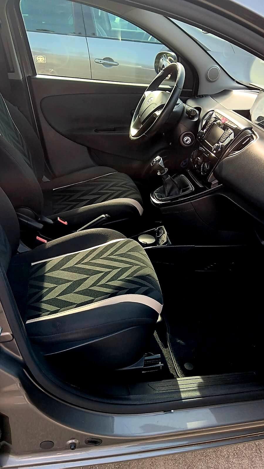 Lancia Ypsilon 1.2 69 CV 5 porte GPL Ecochic Gold