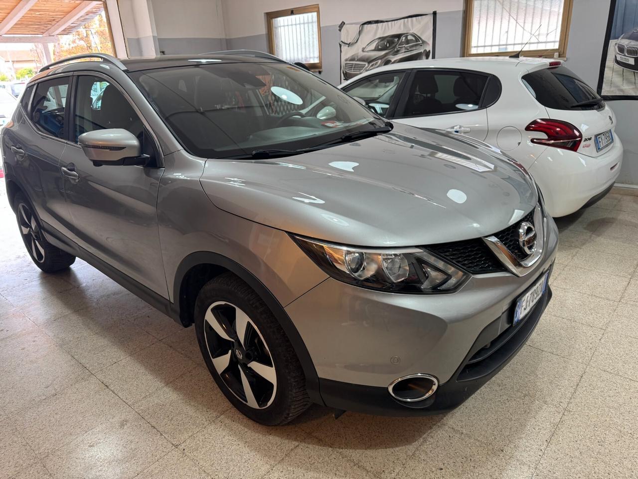 Nissan Qashqai 1.5 dCi N-Connecta TETTO-NAVI-XENON