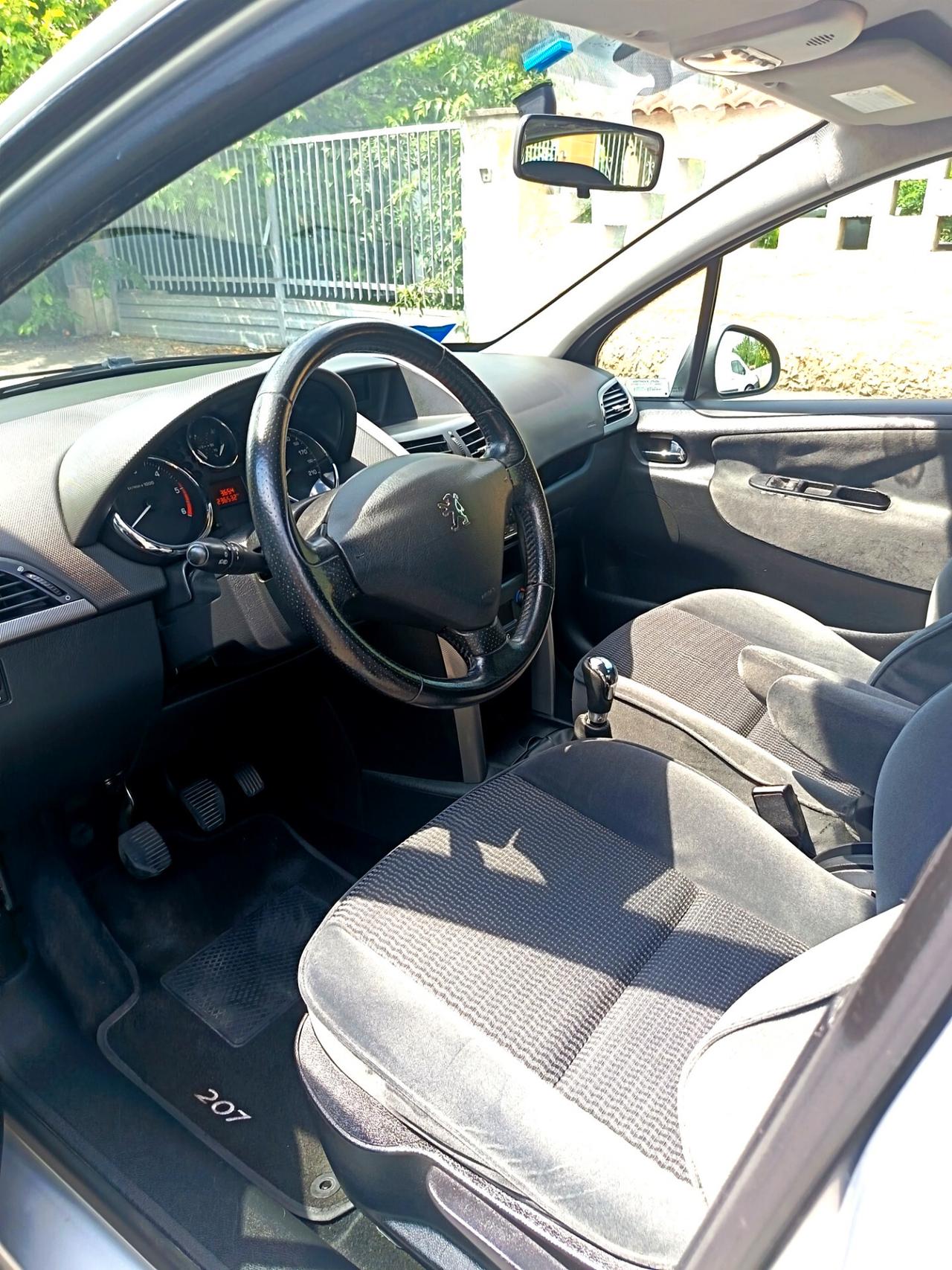 Peugeot 207 1.4 HDi 70CV 5p. X Line