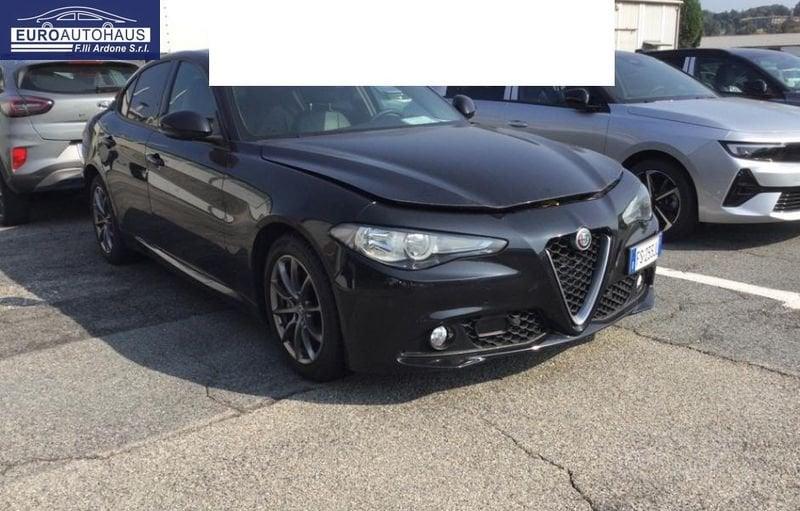 Alfa Romeo Giulia 2.2 Turbo AT8 180CV Super