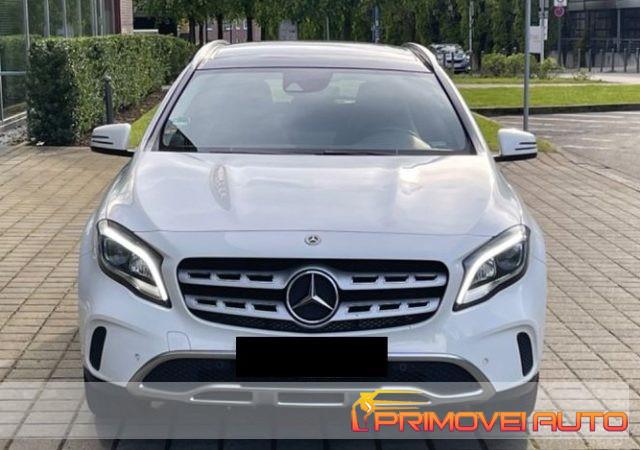 MERCEDES-BENZ GLA 200 Business