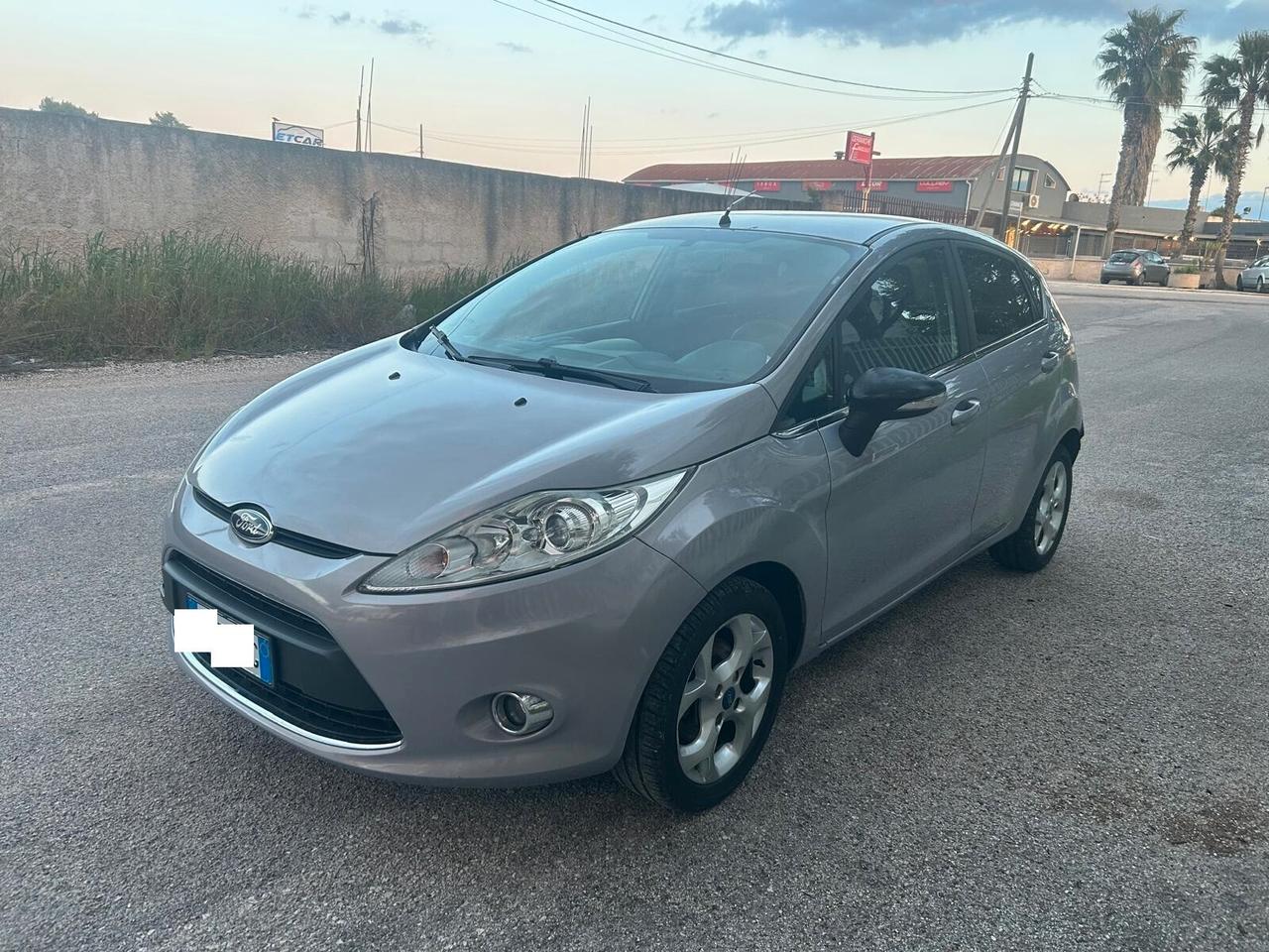 Ford Fiesta 1.4 TDCi 70CV 5 porte Titanium