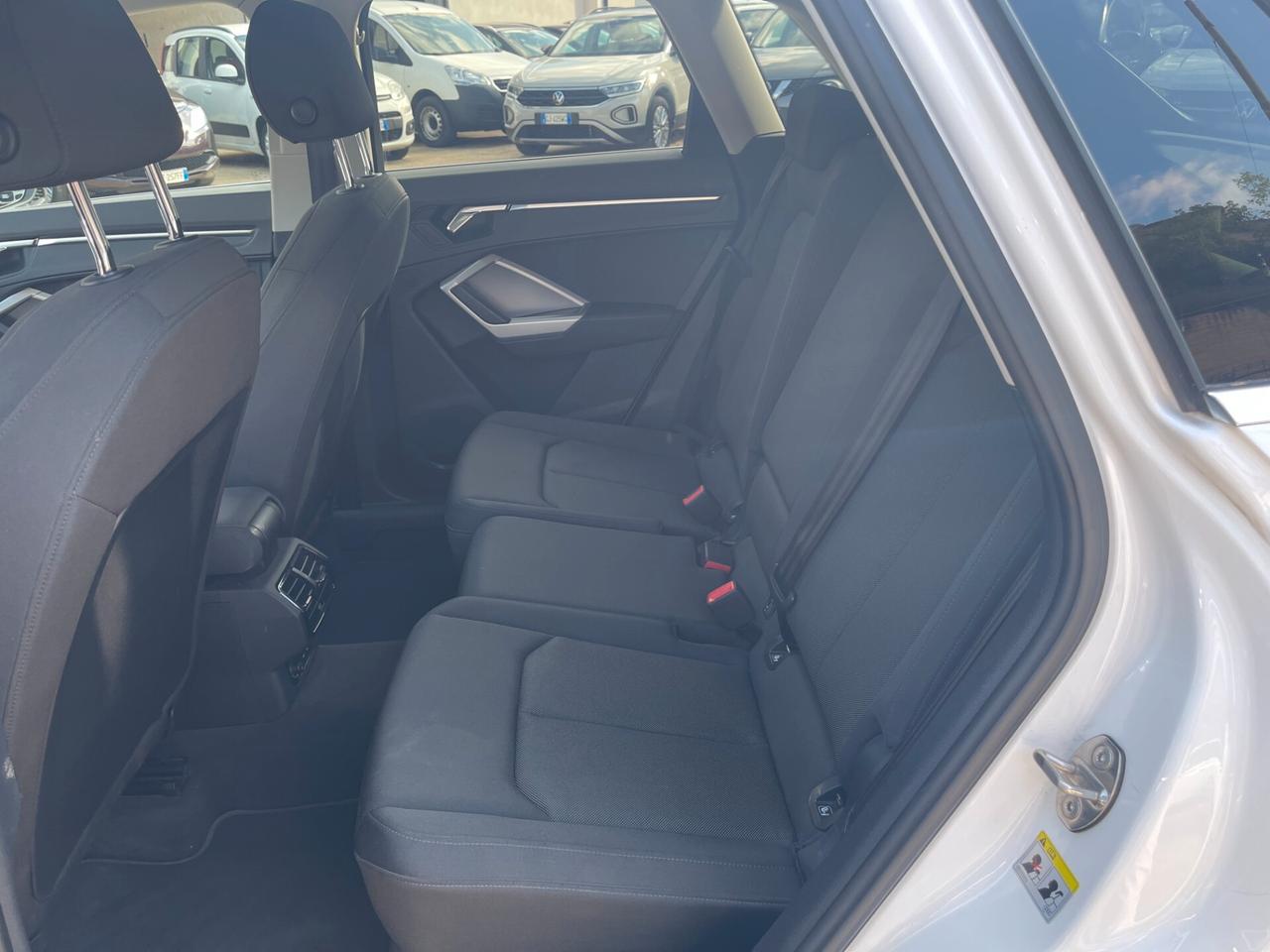 Audi Q3 35 TDI S tronic Business Advanced