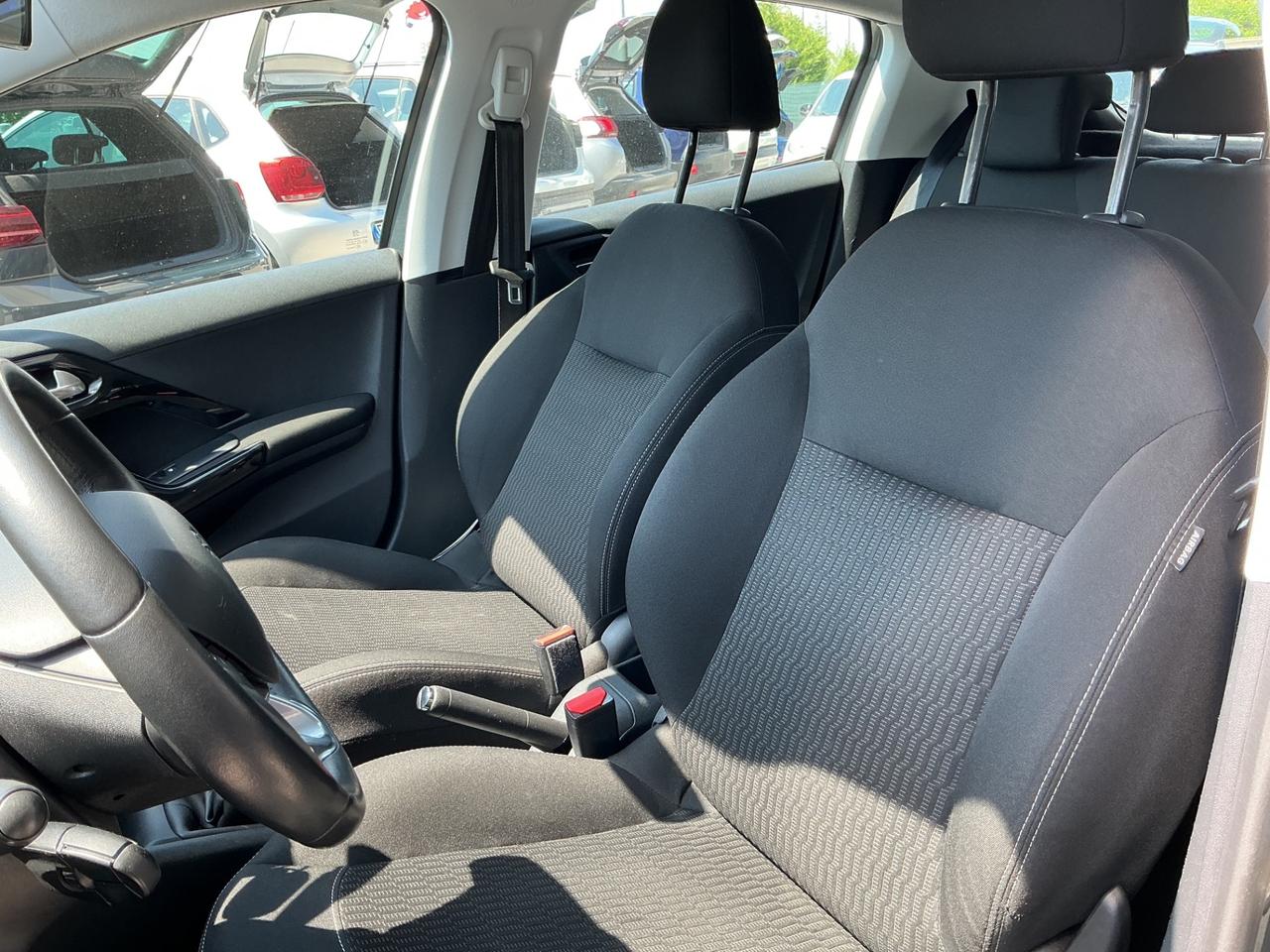 Peugeot 208 1.2 GPL Neopatentati