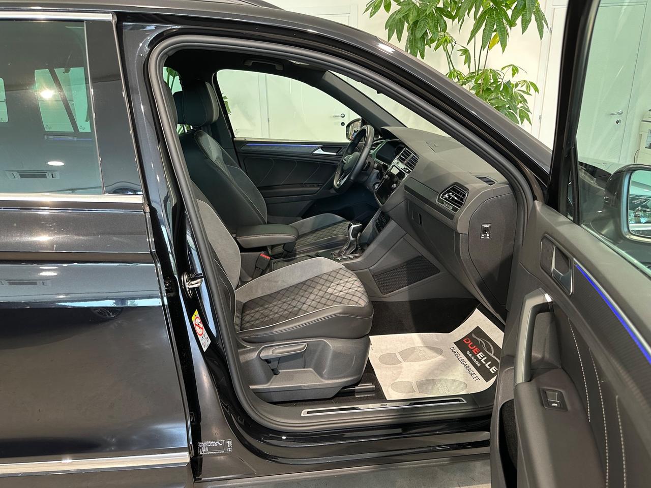 Tiguan R-Line 2.0 TDI 150cv DSG SCR IVA ESPOSTA