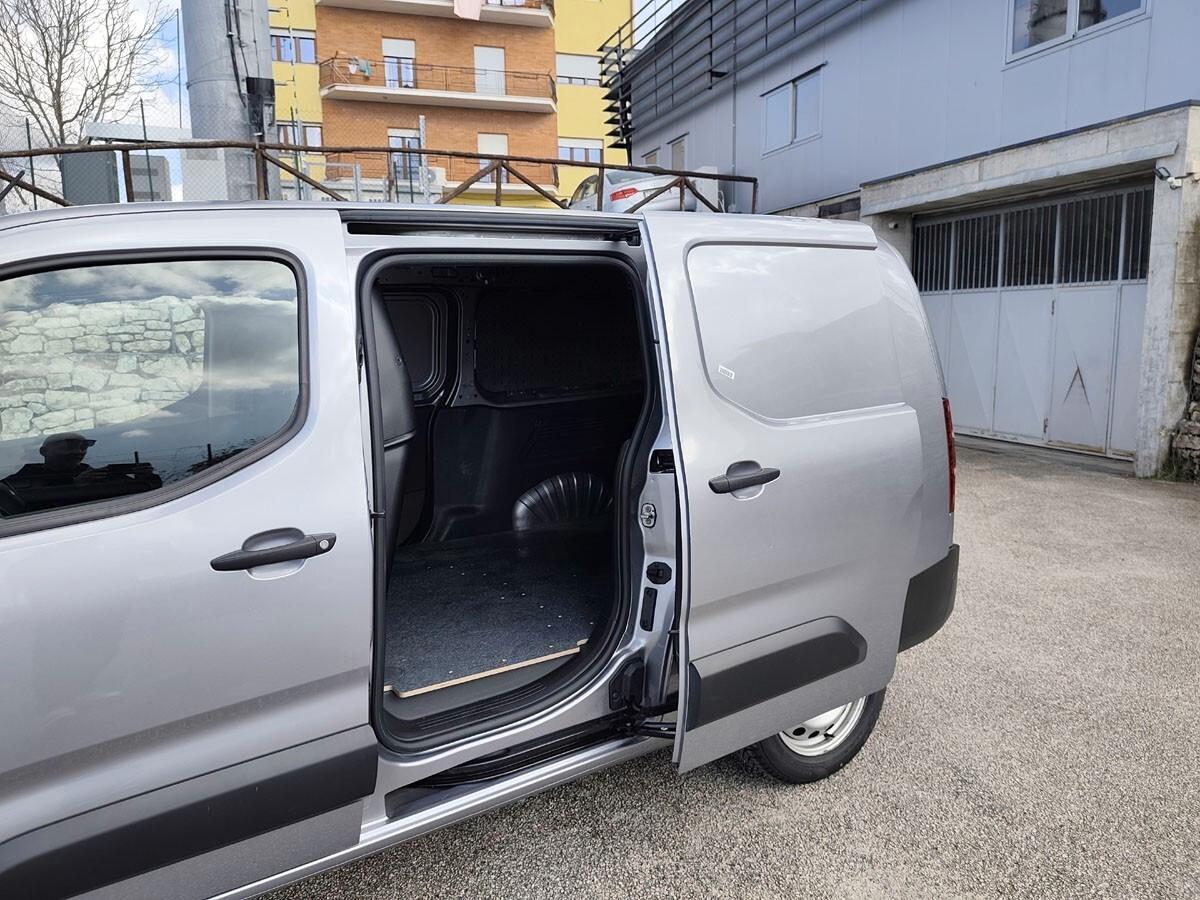 Peugeot Partner BlueHDi 130 L2 Navi, 2 Porte Laterali, Telecamera, FULL OPTIONAL!