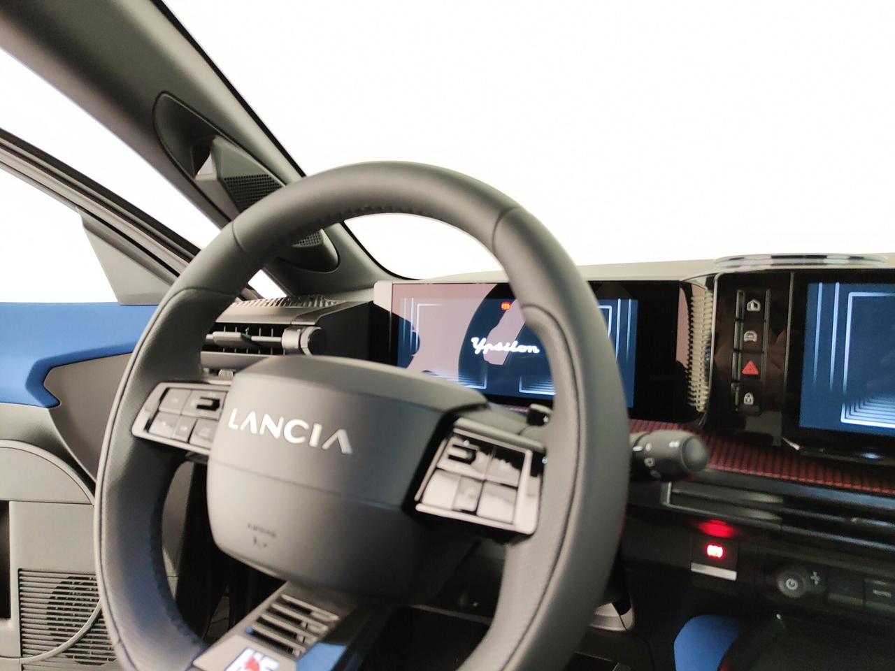 Lancia Ypsilon Hybrid e-DCT HF Line