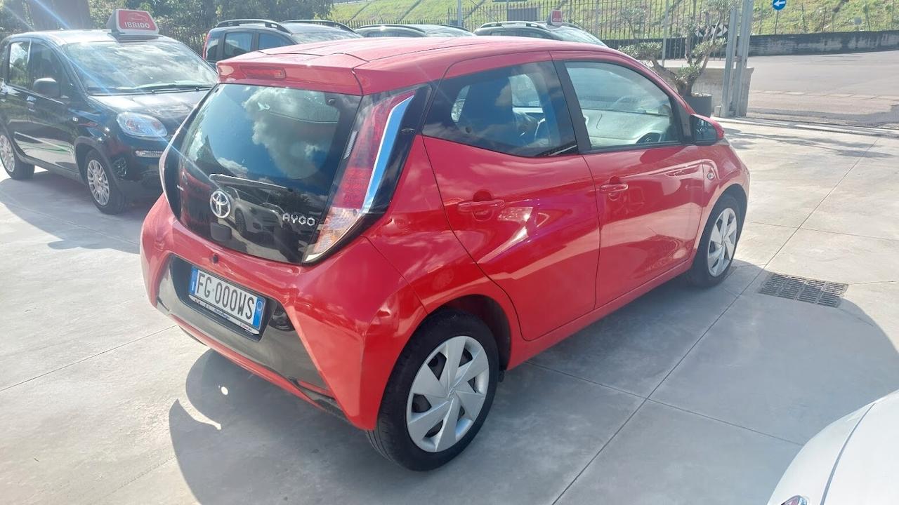 Toyota Aygo 1.0 VVT-i 69 CV 5 porte 2017