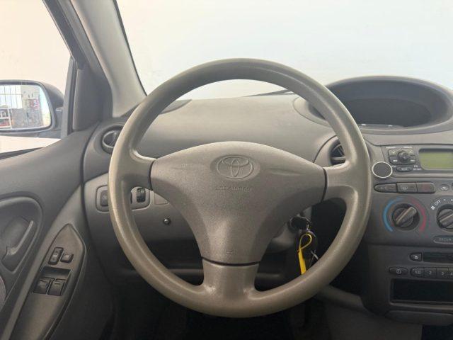 TOYOTA Yaris 1.0i 16V cat 5 porte