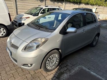 TOYOTA Yaris 1.0 5 P LUXURY PACK OK NEOPATENTATO