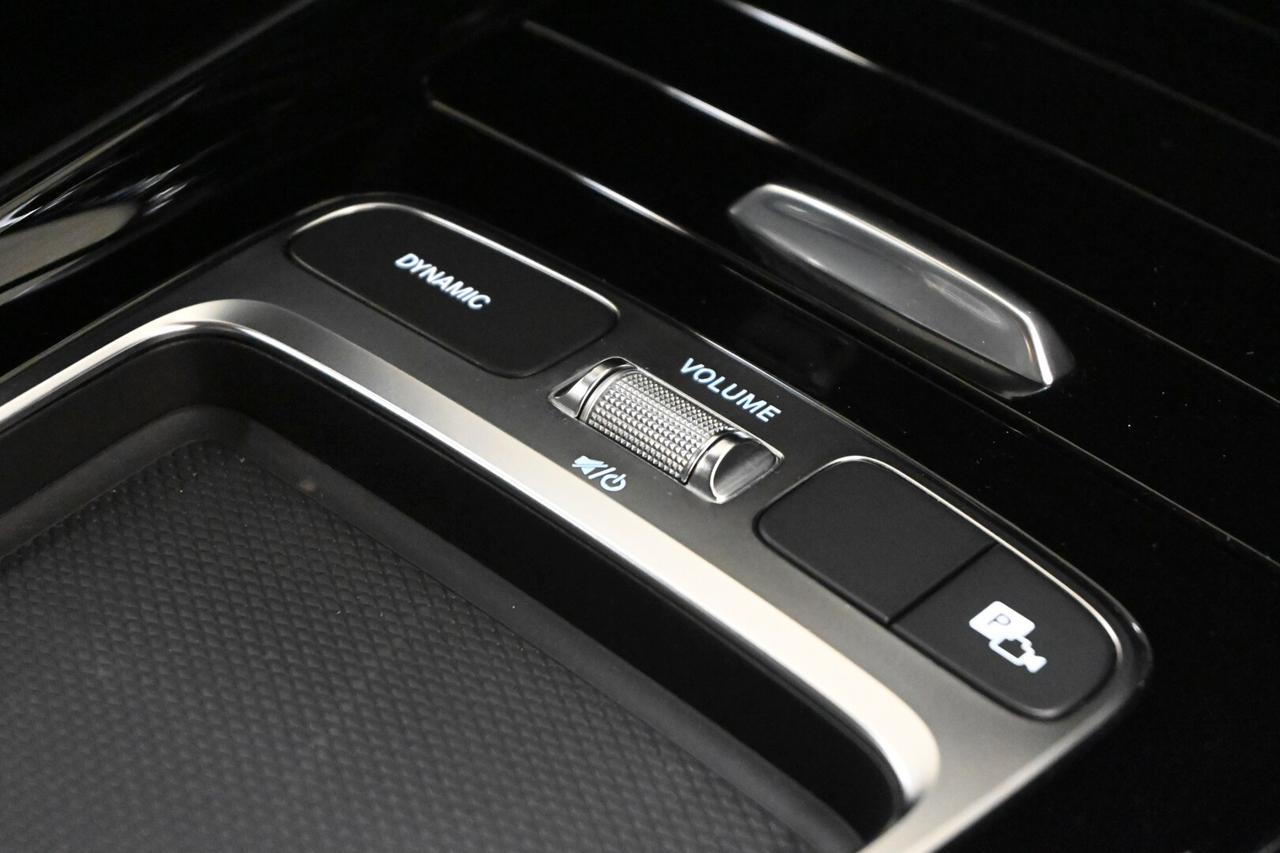 MERCEDES GLA (H247) GLA 180 d Automati...