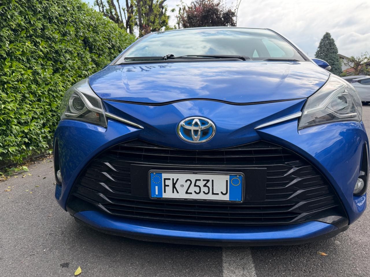 TOYOTA YARIS 1.5 BENZINA-IBRIDA AUTOMATIC EURO6B NEOPATENTATI