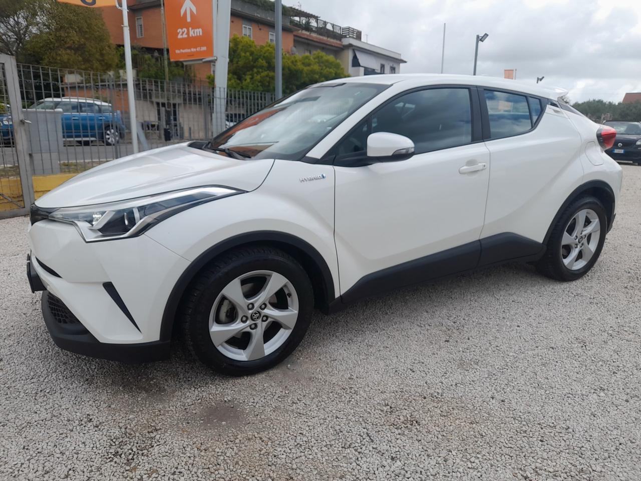 Toyota C-HR 1.8 Hybrid rate da 99euro al mese!